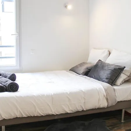 Apartament Practical In The Heart Of La Defense Courbevoie