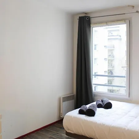 Practical In The Heart Of La Defense شقة