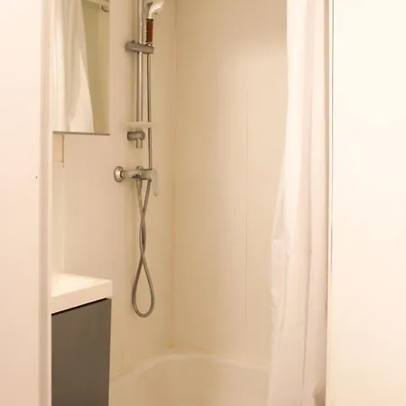 Practical In The Heart Of La Defense Apartment Courbevoie