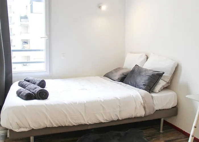 Apartman Practical In The Heart Of La Defense Courbevoie