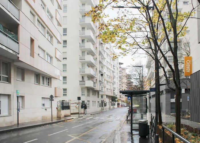 Practical In The Heart Of La Defense